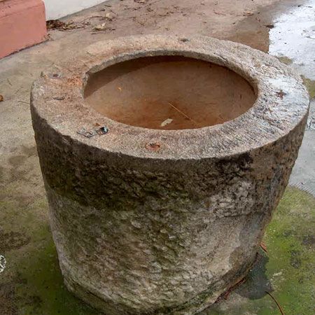 Stone container for oil