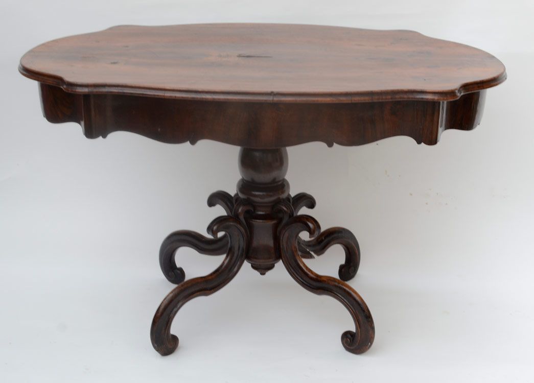 Neo-baroque table